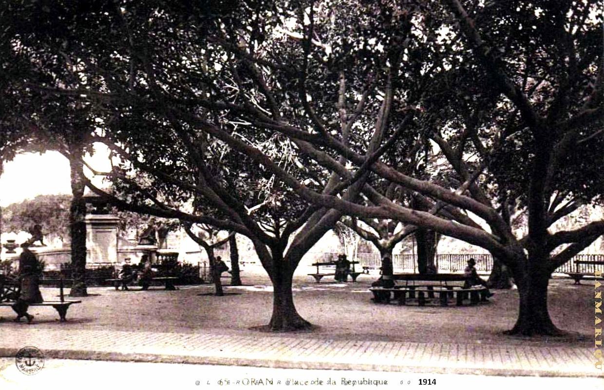 Oran - Place de la Republique - 1914.jpg